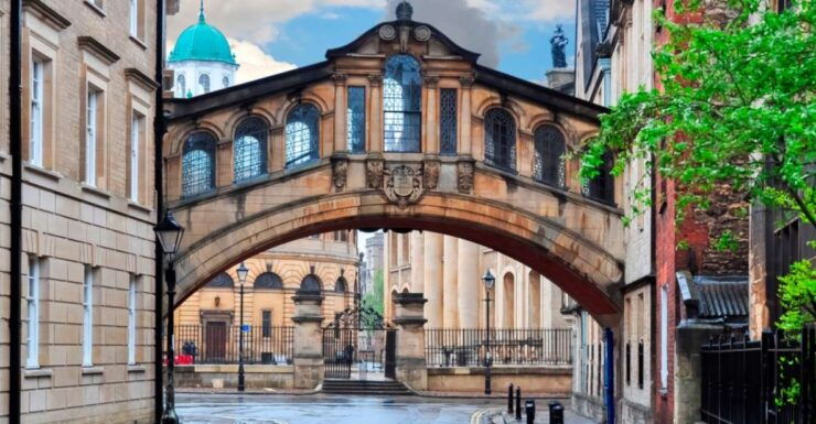 Oxford: Famous Alumni Outdoor Escape Game - Experience Highlights