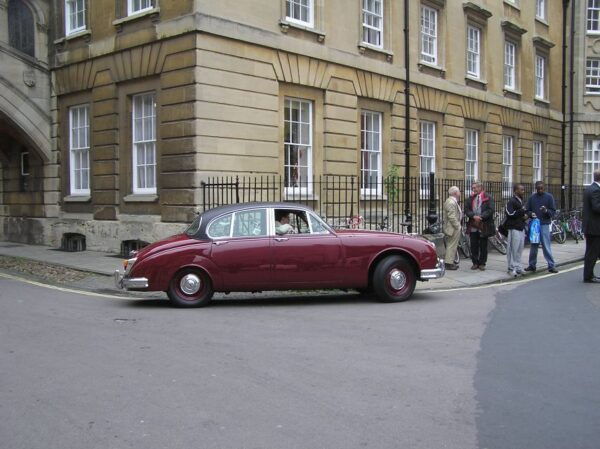 Oxford: Inspectors Morse and Lewis Guided Walking Tour - Background