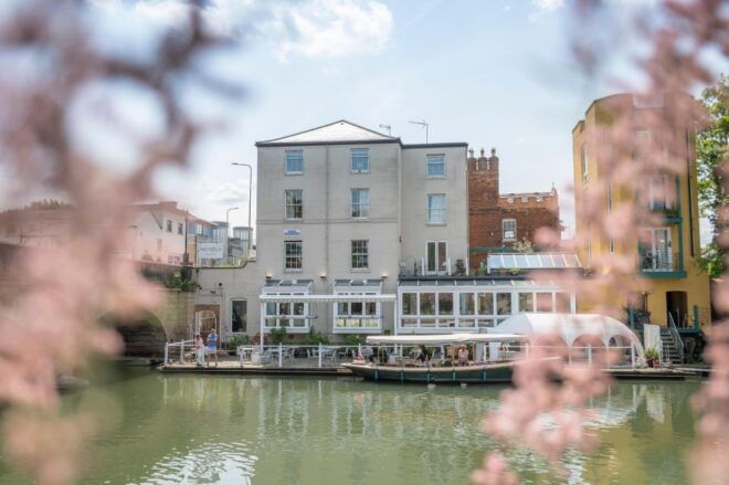 Oxford: Luxury Afternoon High Tea With River Views - Dietary Options