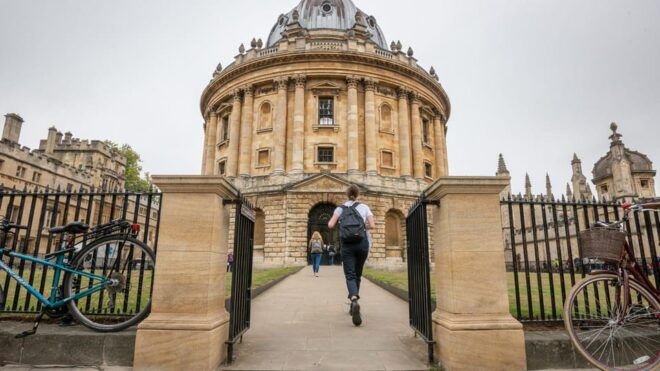 Oxford: Official University Walking Tour With Expert Guide - Meeting Point and Accessibility