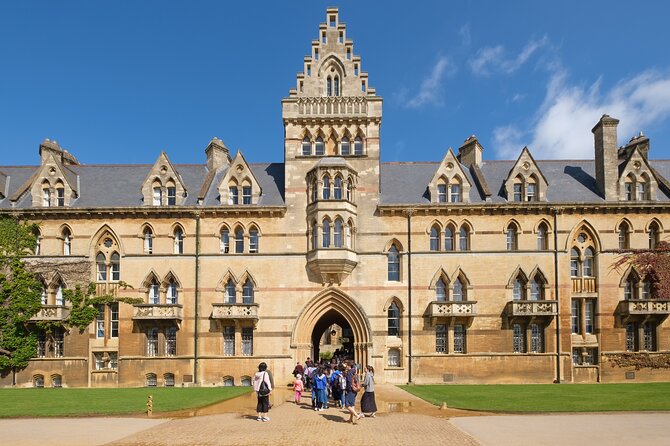 Oxford Private Day Trip From London – Colleges, History & British Lunch Included - British Lunch at a Traditional Tavern