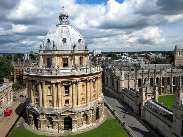 Oxford Scavenger Hunt and Sights Self-Guided Tour - Overview