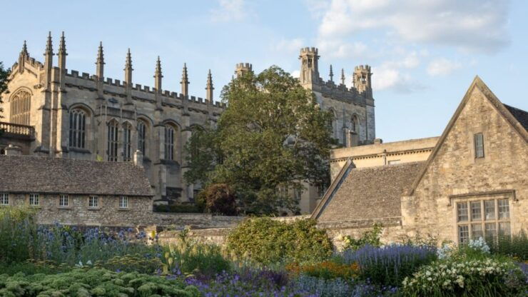 Oxford: Self Guided City Walk and Interactive Treasure Hunt - Experience