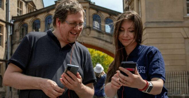 Oxford: Town & Gown Walking Tour - Tour Guide