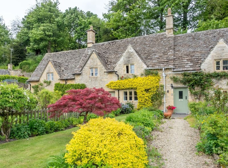 Oxford & Traditional Cotswold Villages Small-Group Day Tour - Oxford and the Cotswolds in one long day