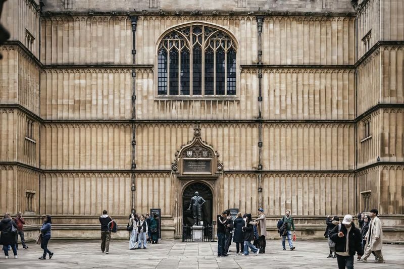 Oxford & Traditional Cotswold Villages Small-Group Day Tour - What the driver-guide adds to the day