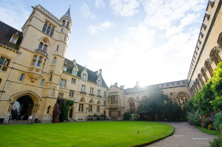 Oxford: University and City Walking Tour With Alumni Guide - Activity and Booking Details