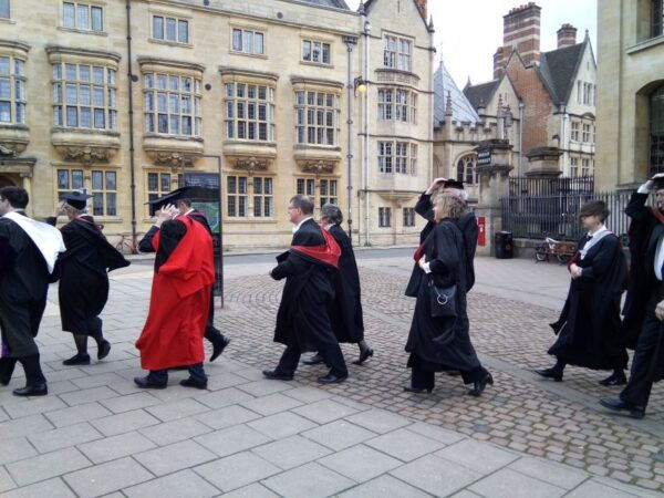 Oxford University: Guided Small Group Walking Tour - Directions to the Meeting Point