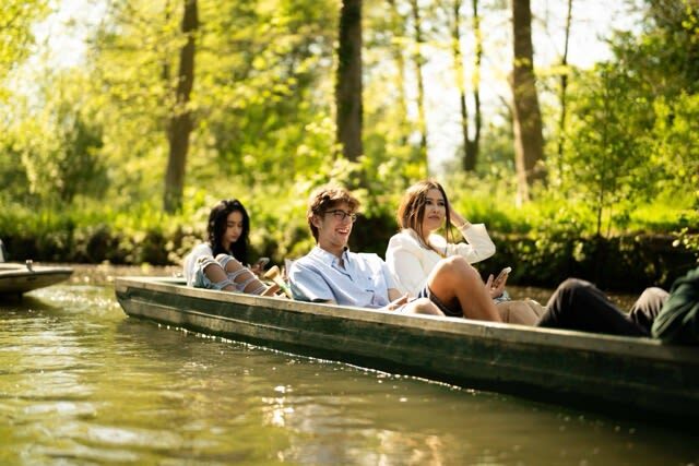 Oxford University Half-Day Walking & Punting Tour - Timing, meeting point, and practical details