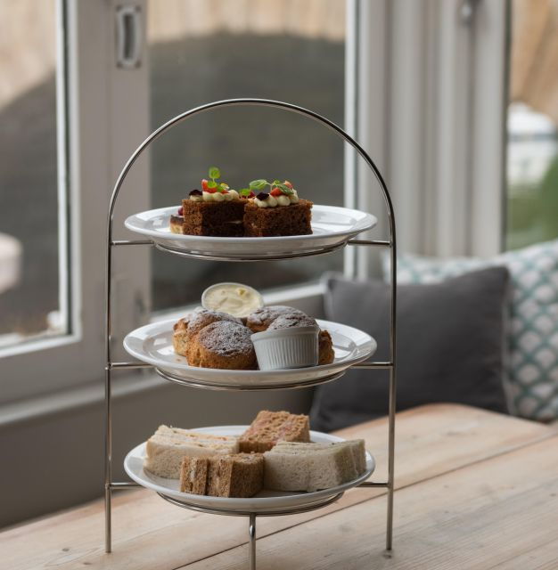 Oxford University Walking Tour With Luxury Afternoon Tea - Tour Highlights and Sightseeing Locations