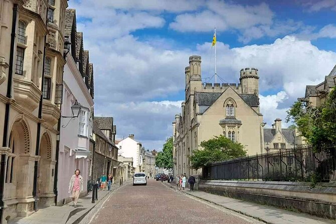 Oxfords Literary Legends and Landmarks: a Self-Guided Audio Tour - Start Time and Opening Hours