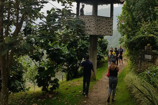 Pablo Escobar Tour / Group Traveler - Highlights of the Tour