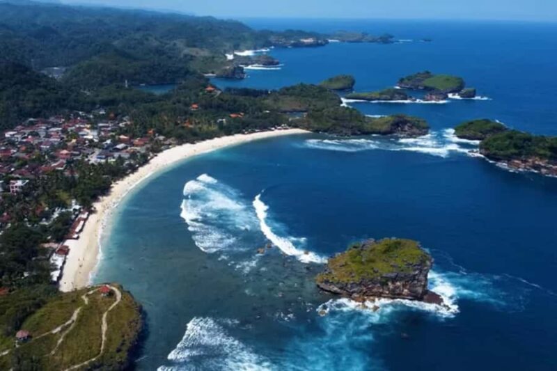 Pacitan: Pantai Watu Karung Beach Day Trip - What to Expect from the Tour