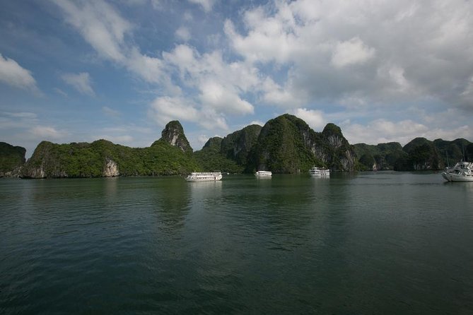Package Vietnam Tour 8days 7night of Hanoi - Sapa - Ha Long Bay - Itinerary Overview