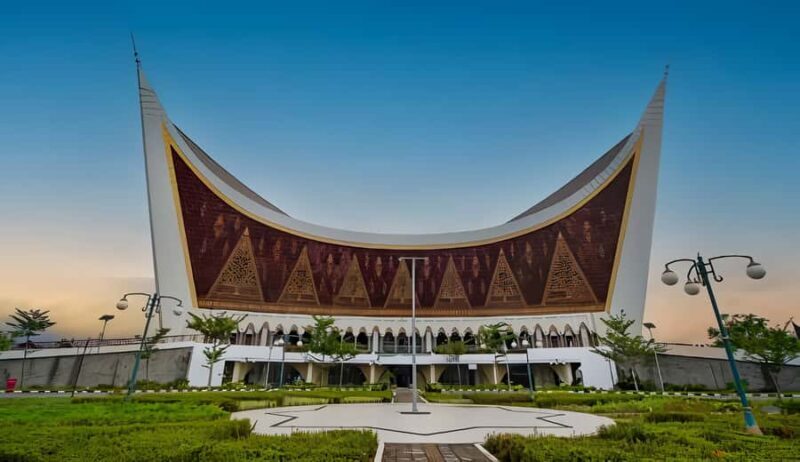 Padang : 3 Days Exploring Iconic Place of Padang - Who Would Love This Tour?