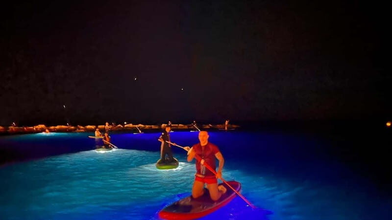 Paddle surf at night with light & drink -photos &videos - Good To Know