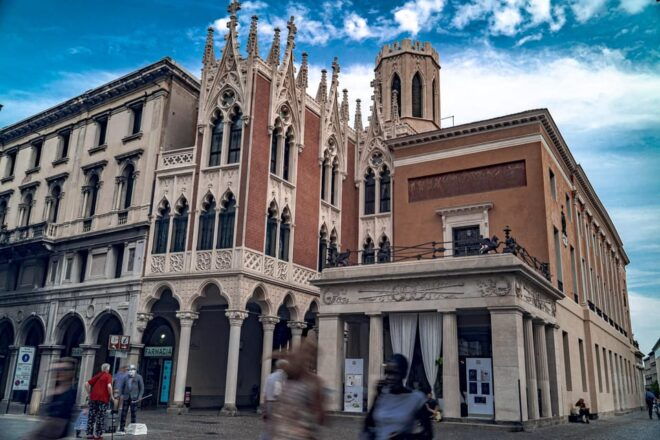 Padova as a Local From Venice - Strolling Through the Historic Center