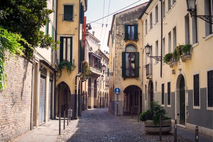 Padua: First Discovery Walk and Reading Walking Tour - Tour Description