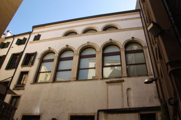 Padua: Guided Walking Tour With Coffee at Caffè Pedrocchi - The Sum Up