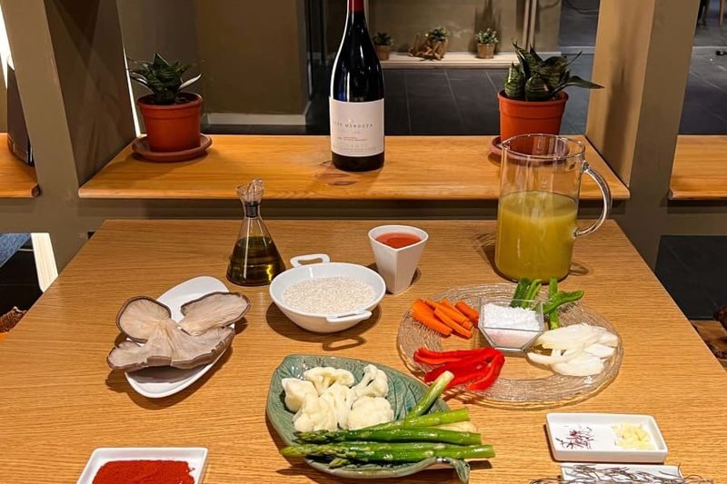 Paella cooking class with optional central market tour in Valencia - What the meal teaches you