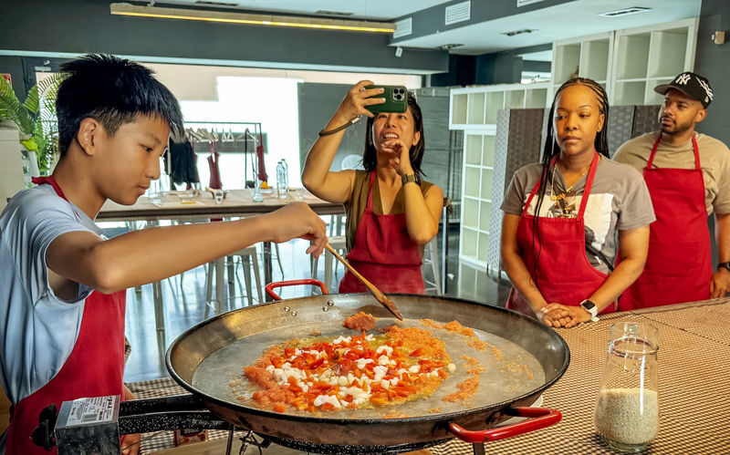 Paella Cooking Class with Tapas & Drinks in Barcelona - Practical details before you book