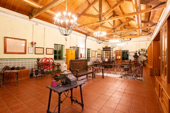 Paella, Olive Oil, Wine & Relax in Rural Estate Outside Madrid - Experience the Richness of Olive Oil