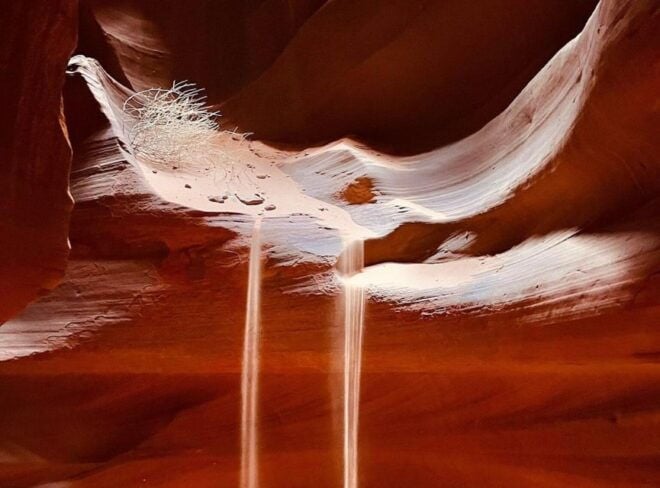 Page: Upper and Lower Antelope Canyons Guided Tour - Full Experience Description