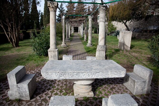 Paint Away: Ancient Salona Tour With Wine, Dine, and Delight! - Background