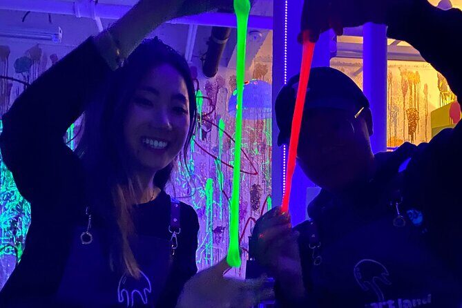 Paint-In-Dark Drawing Class in New York - The Sum Up