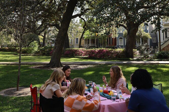 Paint Tiny Canvases in Forsyth Park - What’s Included and What’s Not