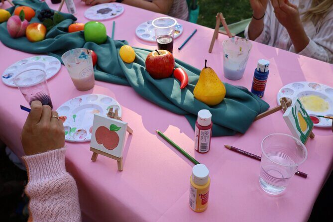 Paint Tiny Canvases in Forsyth Park - Authenticity and Local Flavor
