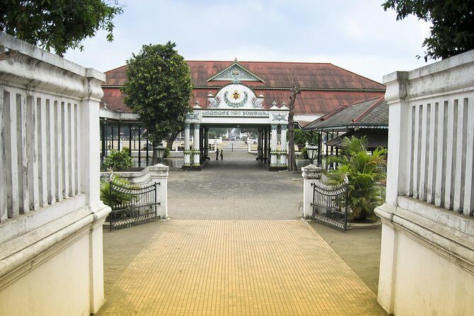 Palace Becak Tour in Yogyakarta - A Quick Look at the Experience