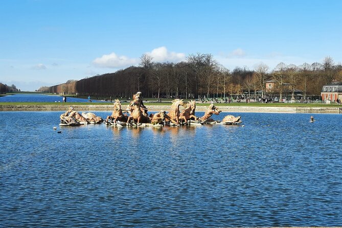 Palace of Versailles 2-Way Shuttle Transfer Service From Paris - Accessibility and Transportation Options