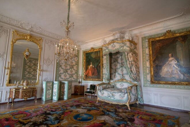 Palace of Versailles Private,Tickets and Transfer From Paris - The Prestigious Palace of Versailles