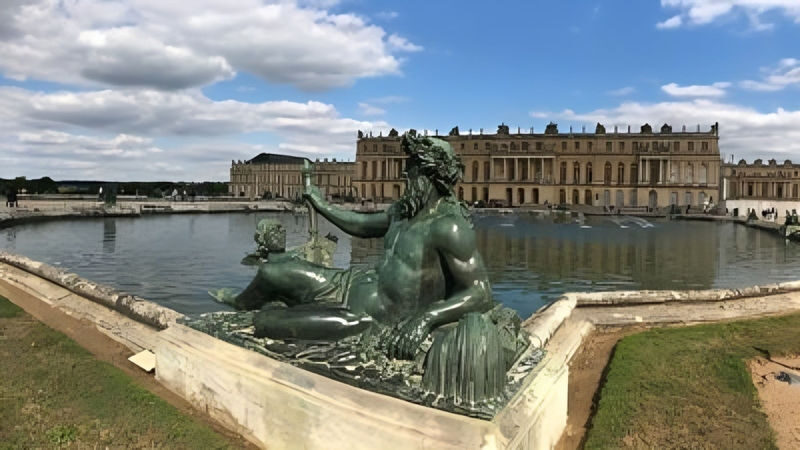 Palace of Versailles Tour with Skip-the-Line Ticket - Why a guide helps at Versailles