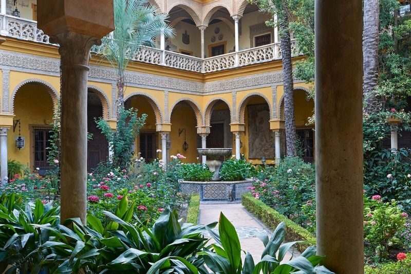 Palacio de Duenas Admission with Audio Guide - What makes Palacio de Dueñas worth your time