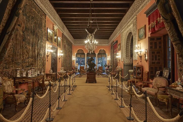 Palacio de Duenas Admission with Audio Guide - A palace with a domestic side