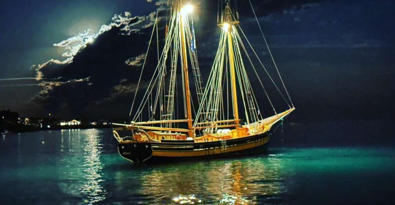 Palamós: Sunset Boat Tour with Glass of Cava - The Experience in Detail