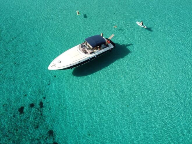 Palau: LUXURY BOAT TOUR National Park of La Maddalena - Experience