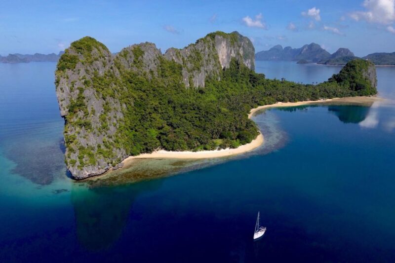Palawan: Private Sailing Yacht Cruise in El Nido - An Authentic Day of Sailing in Palawan