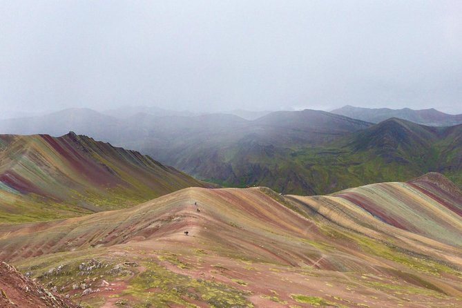 Palccoyo Rainbow Mountain Tour in a Group - Features and Highlights