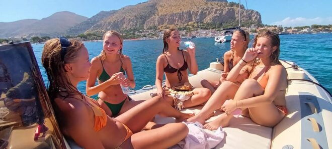Palermo: Highlights Boat Tour With Wine and Snack Tasting. - Experience Wine Tasting