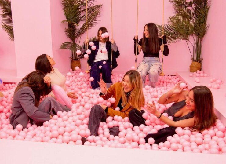 Palermo: Selfie Room With 25 Creative Installations - Pricing and Duration