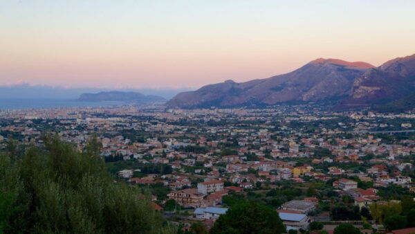 Palermo: Tour Aperitivo in Cabriolet CruiserCar - The Sum Up