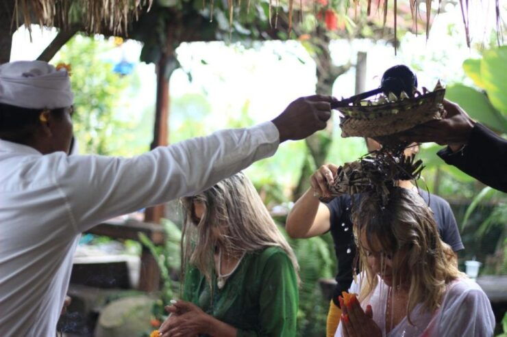 Palm Reading by Local Priest & Tour - Service Features