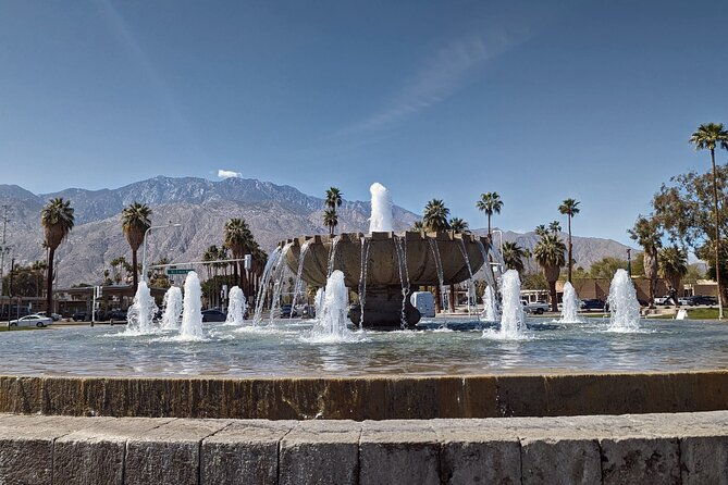 Palm Springs Scavenger Hunt Walking Activity and Game - A Closer Look at the Experience