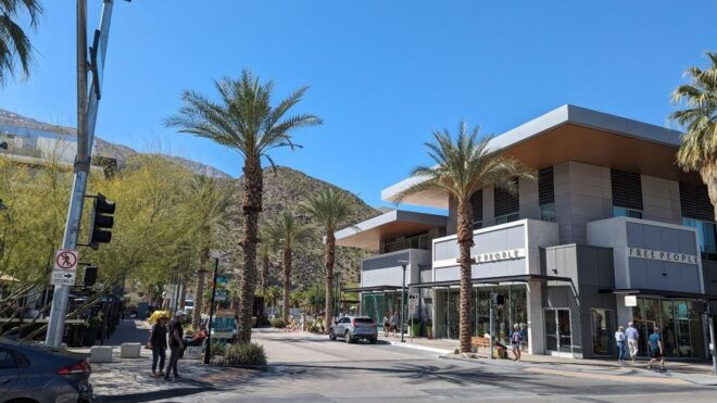 Palm Springs: Self-Guided Scavenger Hunt Walking Tour - Scavenger Hunt Challenges