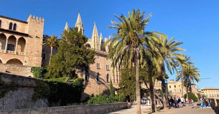 Palma: Alleys of Old Town Self-guided Explorer Walk - Experience the Charming Alleys of Palma