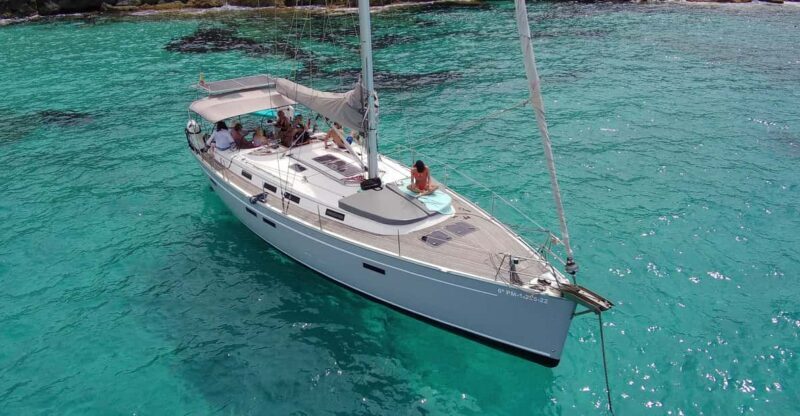 PALMA BAY : 4 HOUR PRIVATE TOUR WITH SAILING BOAT - The Sum Up
