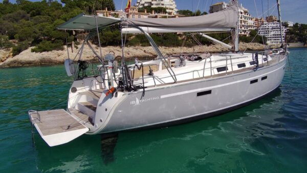 Palma Bay: Sailing Boat Tour With Mallorquín Tapas & Drinks - Frequently Asked Questions